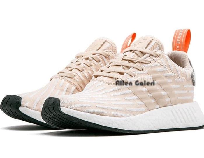 Jual Sepatu Sneakers Adidas NMD R2 Beige White Deli Serdang