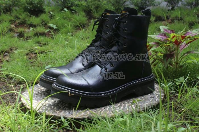 Gambar Sepatu Black Master Island Boots Tinggi Kulit Pria Original Terlaris - Hitam, 39 dari ROSH Footwear undefined Tokopedia