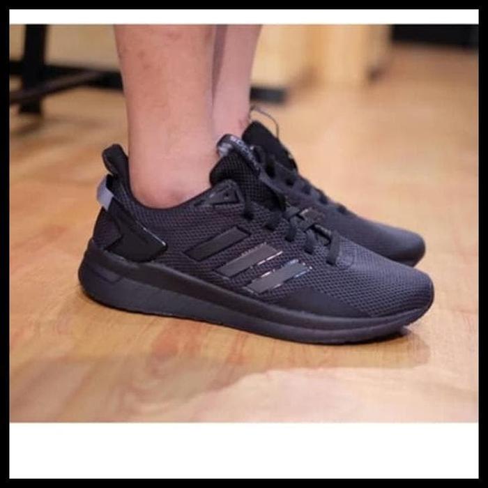 adidas questar ride triple black