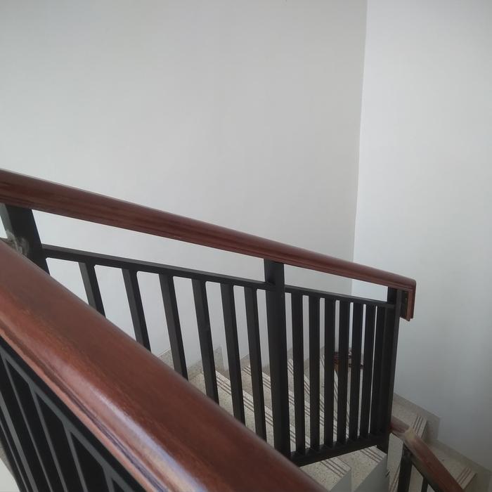Promo railing tangga memakai handgrip kayu harga per meter jabodetabek ...