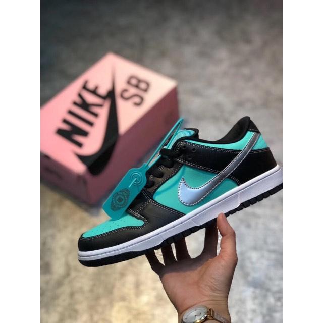 Nike tiffany sb dunks best sale