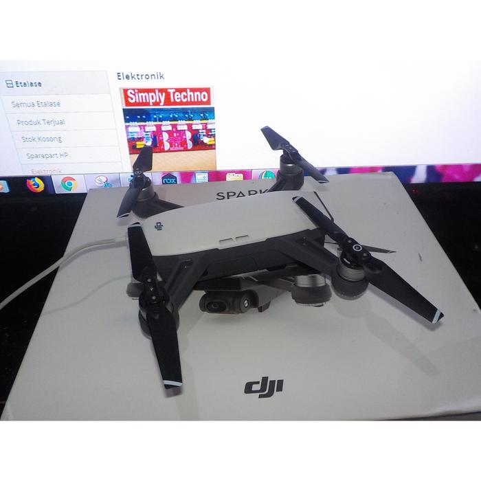 Dji Spark Quadcopter Controller Combo Alpine White