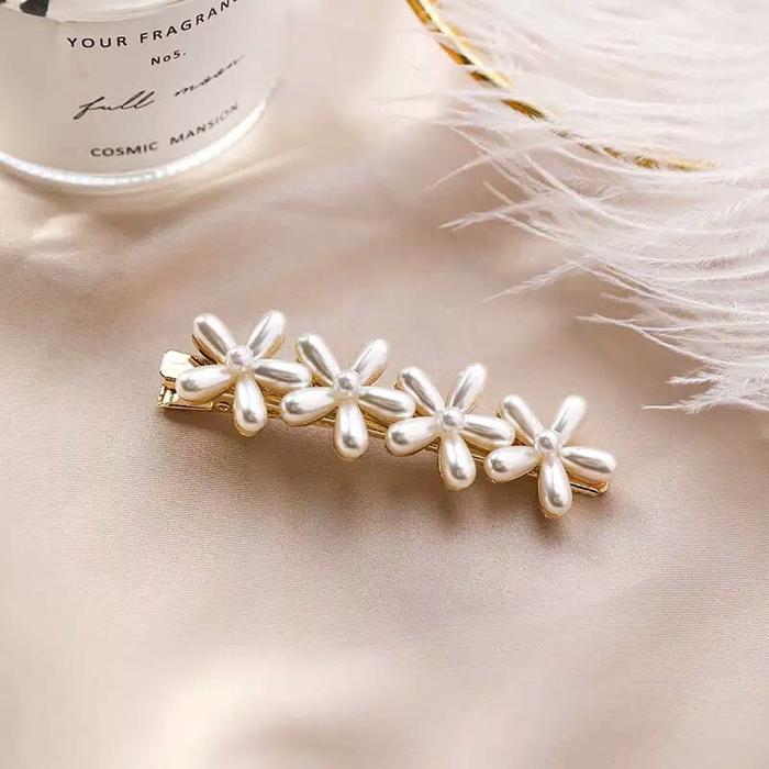 Gambar Jepitan Mutiara / Jepitan Korea Pearl Hair Clip (Flowers) - Four Flowers dari Mnshop91 undefined Tokopedia