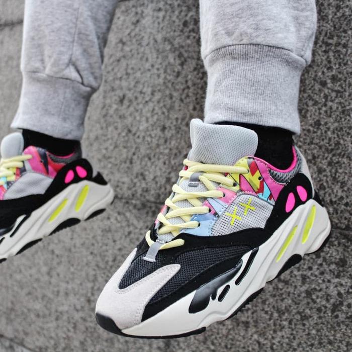 kaws x yeezy boost 700