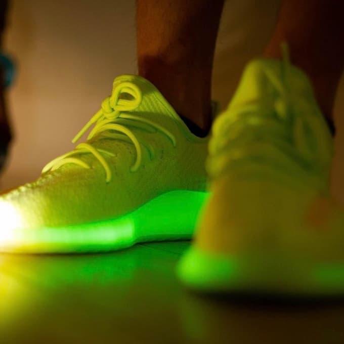 adidas yeezy gid glow