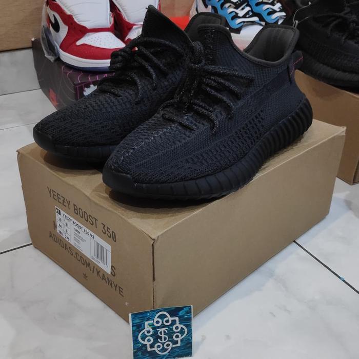 black yeezy 10.5