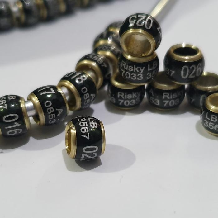 Gambar Ring burung mk donut hitam list gold dari Trista Xpow Ring undefined Tokopedia