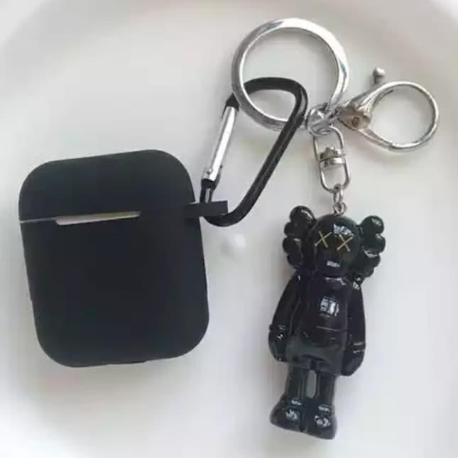 Gambar AIRPOD CASE KAWS - Hitam dari firsthingfirst undefined Tokopedia