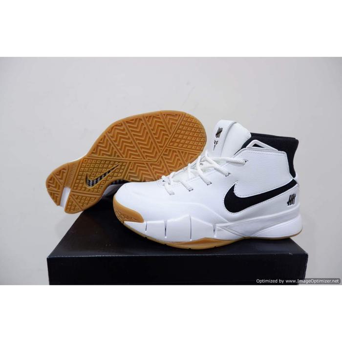 all white kobe 1