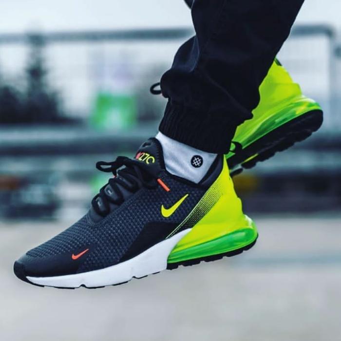 nike 270 black volt