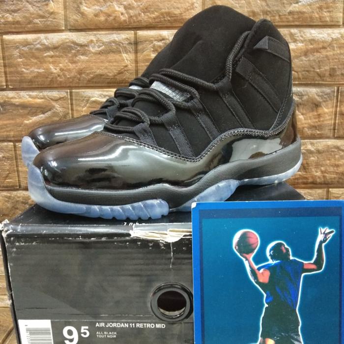 size 9 nike air jordan xi shoes