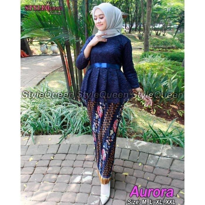 Jual Setelan Kebaya Brokat Aurora Navy Mix Plisket Bunga Sepatu Kota Bekasi Kebaya Pelaminan Biru Tokopedia