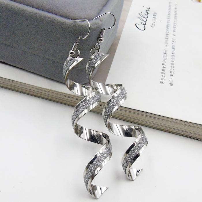 Gambar ANTING IMPOR MODEL LOGAM MODE TWISTED MATTE 4.03.67.1,80 - PERAK dari Nauli Fashion undefined Tokopedia