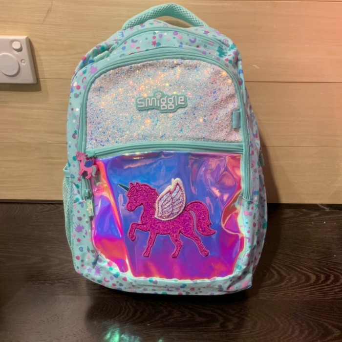 Smiggle best sale believe backpack