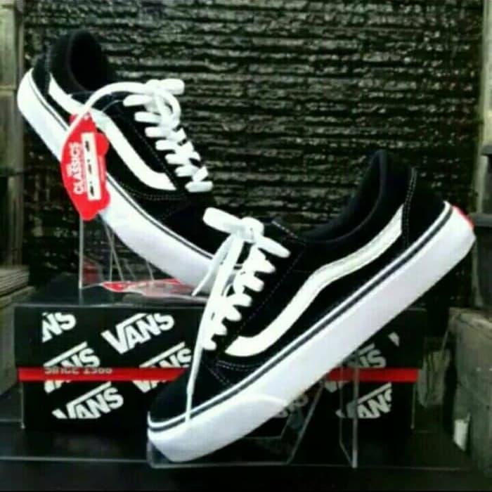 vans store medan
