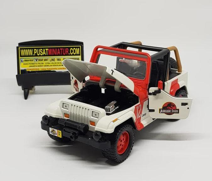 Jurassic World 1:32 92 Jeep Wrangler Diecast Car Oriental