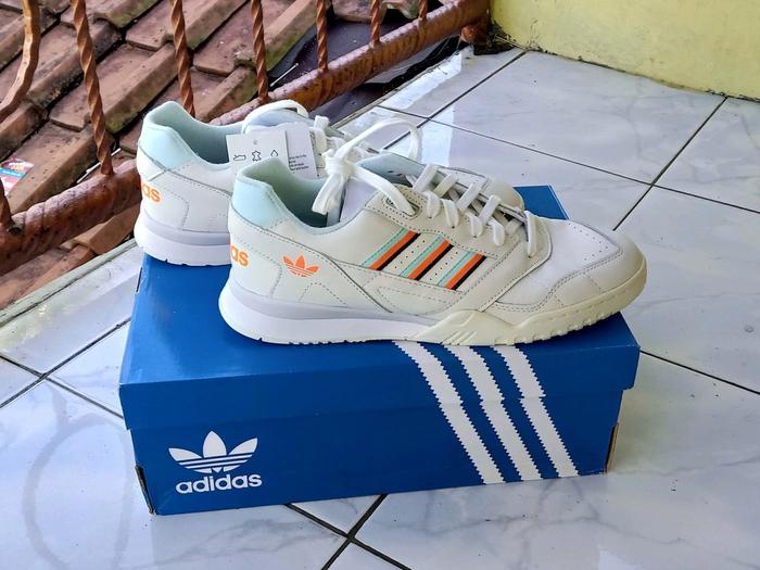 ar trainer adidas