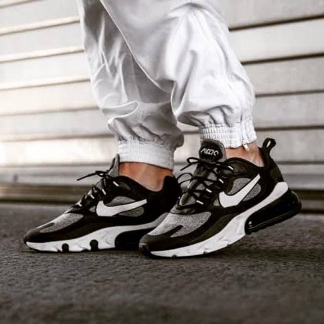 Jual NIKE AIR MAX 270 REACT BLACK OREO 