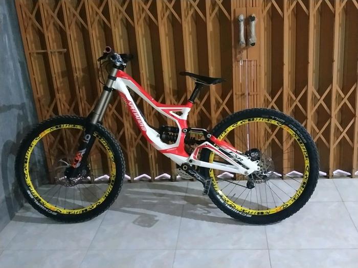 sepeda dh specialized demo 8 seri ii 