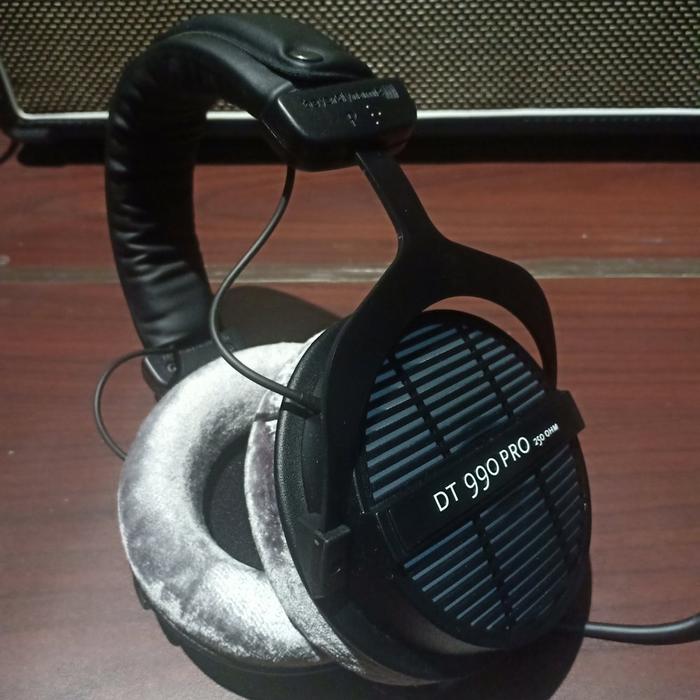 Jual Beyerdynamic DT 990 Pro studio 