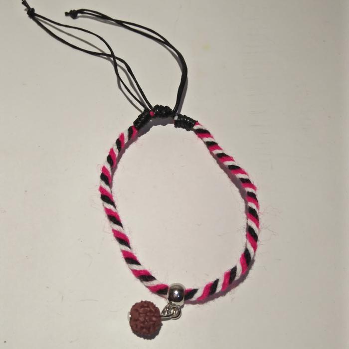 Gambar gelang tridatu genitri gelang rudraksa/rudraksha gelang jenitri dari Bali Miho undefined Tokopedia