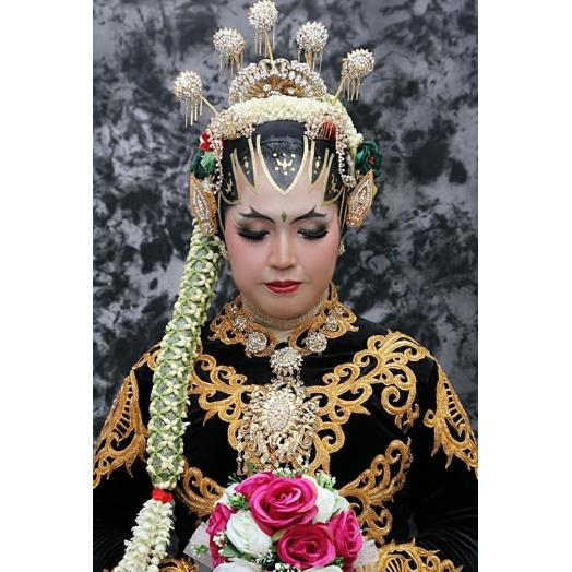 Gambar PAKET RIAS DAN BUSANA - Puspita Anggita Wedding Planner dari Eren_Online_Shop undefined Tokopedia