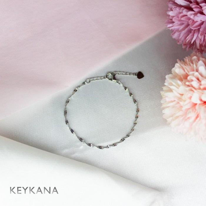 Gambar Twirl Charm Bracelet KEYKANA Jewelry - White dari Keykana Jewelry undefined Tokopedia