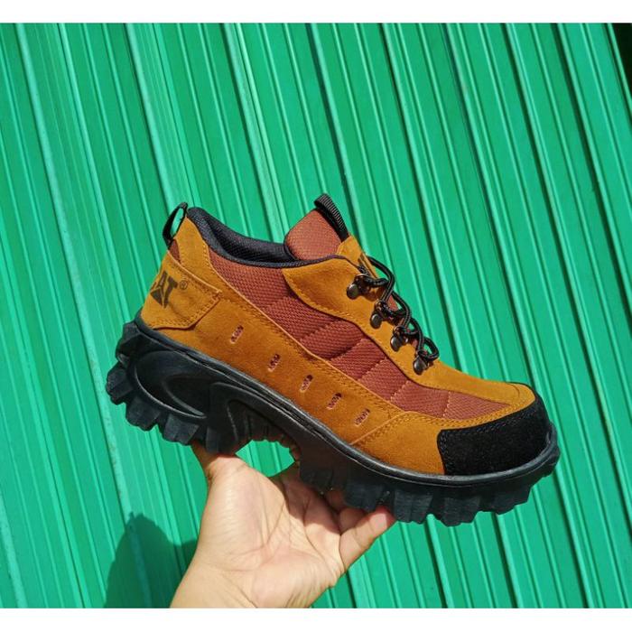 Gambar Sepatu Caterpillar Falcon Safety low boot - Tan Hitam, 39 dari West Footwear undefined Tokopedia