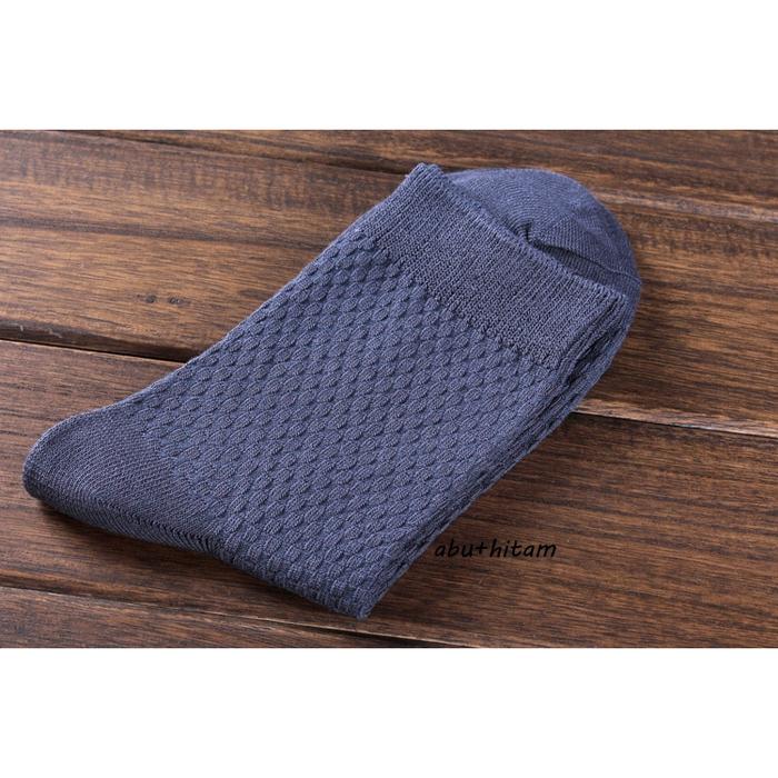 Gambar kaos kaki Serat Bambu Pria Kaus Kaki Pria Kaus Kaki Musim Panas w03 - abu tua B dari onlinecocotoko undefined Tokopedia