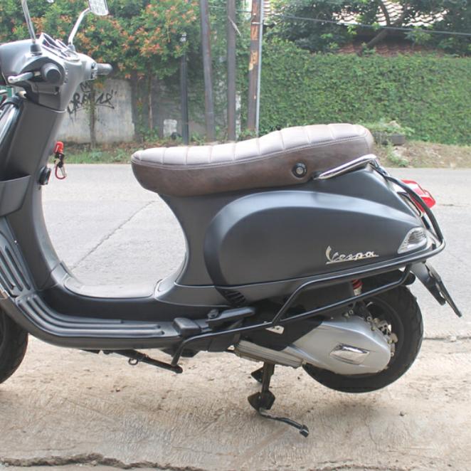 Gambar Crsah Bar / Side Bar Vespa Lx & S . aksesoris vespa dari Jen espana undefined Tokopedia