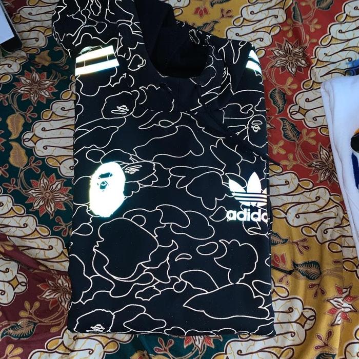 Gambar Bape x Adidas Hoodie Snowboarding dari Savagemarket.id undefined Tokopedia