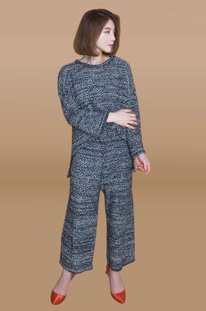 Gambar Kakuu Basic - 1 Set Knit Top + Pants dari Kakuu Basic undefined Tokopedia