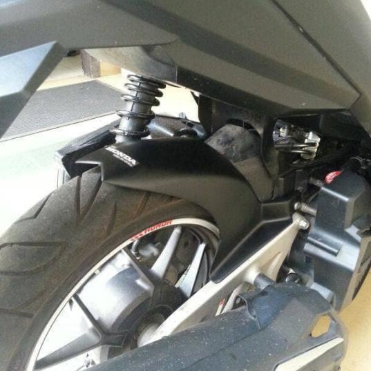 Gambar Spakbor kolong / hugger Vario 125 dan 150 LED dari Marto Racing undefined Tokopedia