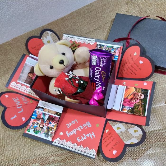 Gambar (READY) Paket box explosion/ kado ultah/ kado anniv - coklat 30gr dari Kemuning Florist Malang undefined Tokopedia