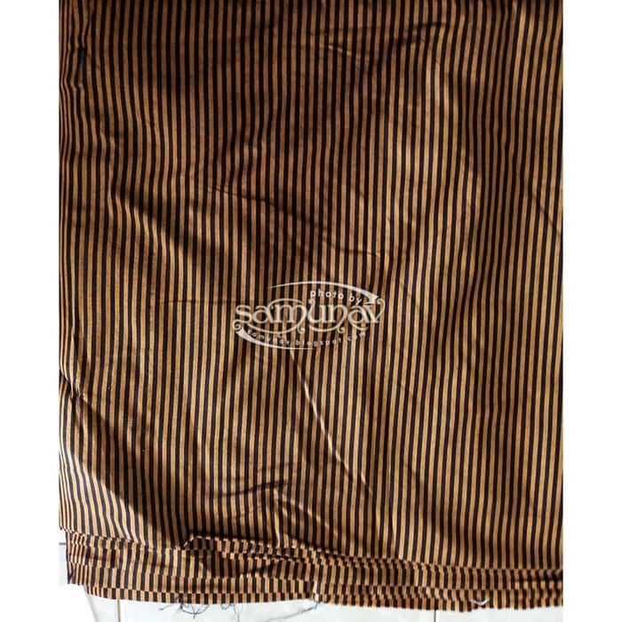 Gambar GROSIR KAIN LURIK ISTIMEWA SUPER HALUS COKLAT GARIS KECIL dari Surjan blangkon undefined Tokopedia