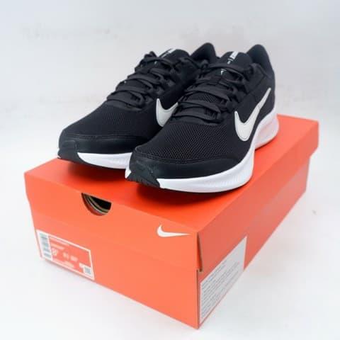 nike runallday white