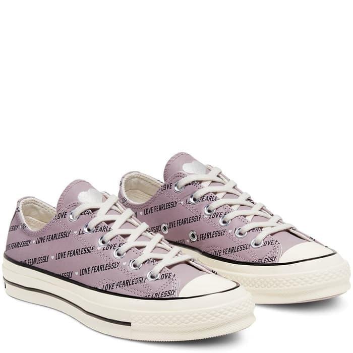 converse love fearlessly harga