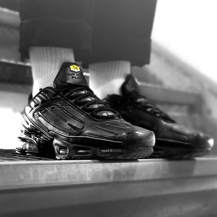 air max plus wolf grey