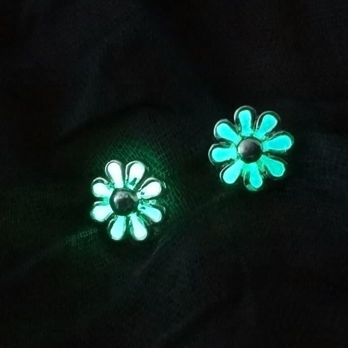 Gambar Stud Earring A1 Flower Mysterious Luminous Glow In The Dark Jewelry - Biru dari Hyacinth Narcissuss undefined Tokopedia