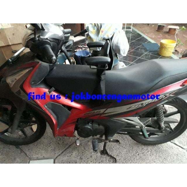Gambar JOK BONCENGAN MOTOR SUPRA X 125, SUZUKI SMASH, HONDA REVO, MOTOR BEBEK dari Jok Boncengan Motor undefined Tokopedia
