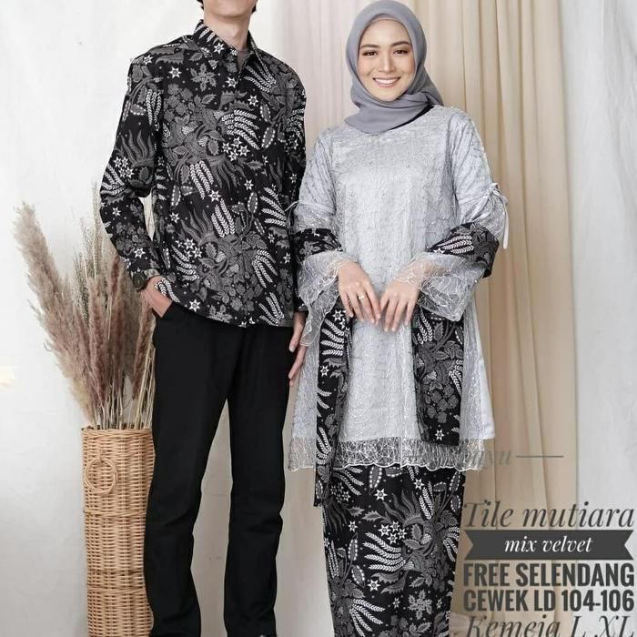 Gambar batik couple kebaya wisuda batik solo batik Pekalongan fashion wanita - Couple, XL dari KEMEJABATIKK undefined Tokopedia