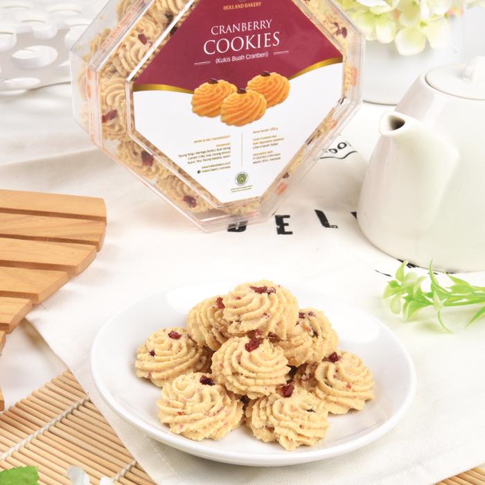 Gambar Holland Bakery - Cranberry Cookies - SEGI 8 dari Holland Bakery Solo undefined Tokopedia