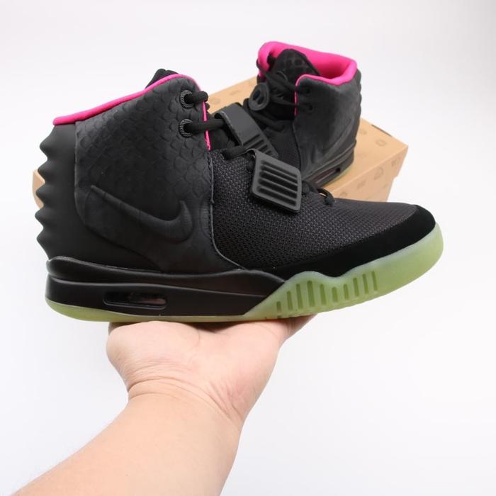 nike yeezy harga