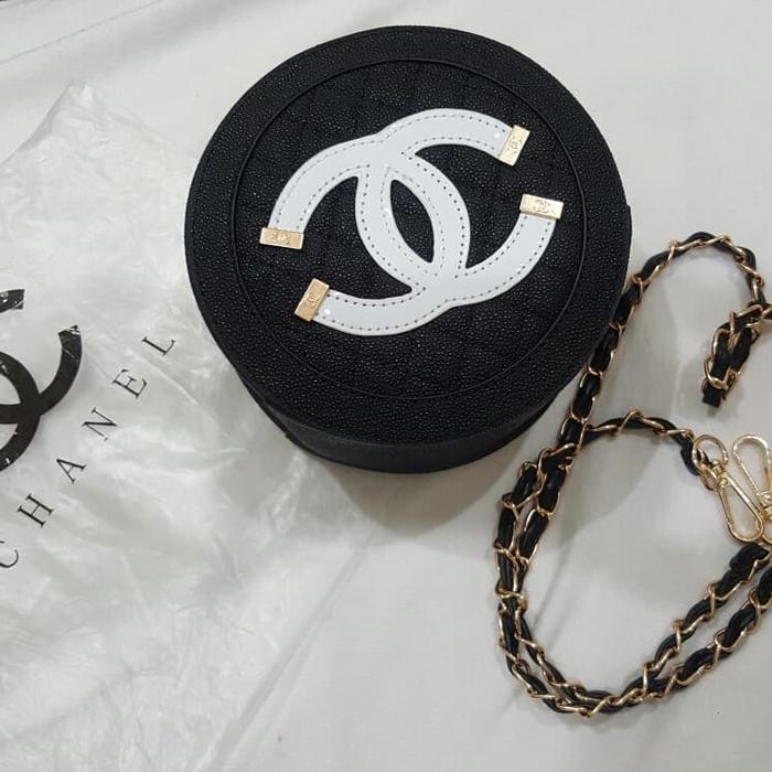 round white purse