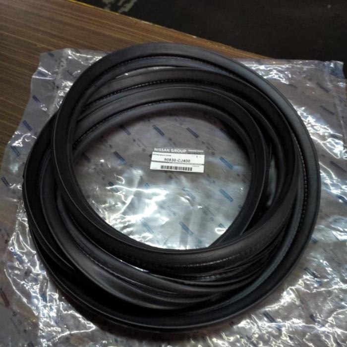 Gambar Karet Pintu Bagasi Nissan Grand Livina L10 L11 Original - Livina L10 dari Inti Gallery undefined Tokopedia