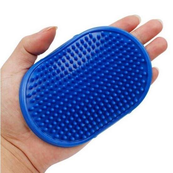Gambar Sikat Mandi Kucing - Sisir Grooming - Sikat Grooming OVAL Sisir Karet dari ciro petshop undefined Tokopedia