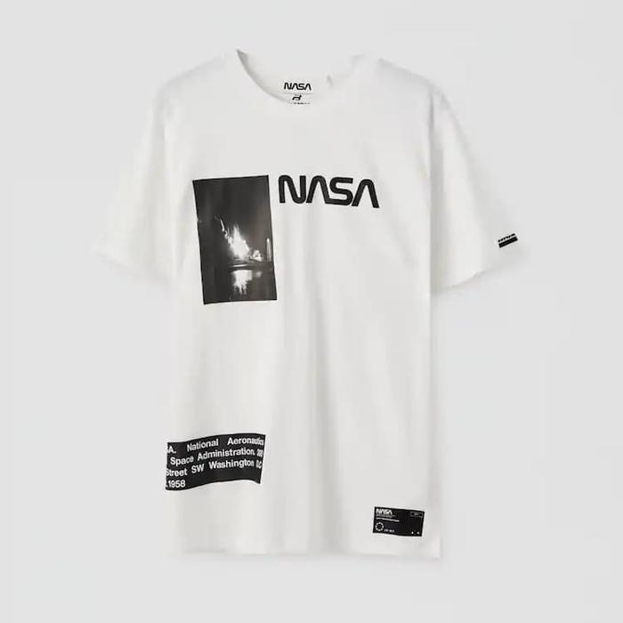 Gambar T-shirt NASA Pull&Bear - Putih, S dari tokogorbi undefined Tokopedia