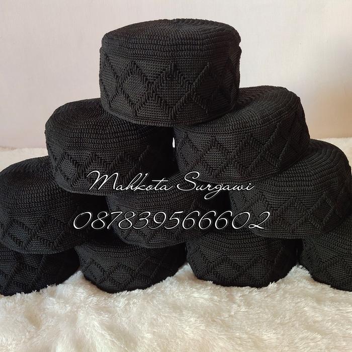Gambar peci rajut handmade berkualitas - Hitam dari Mahkota Surgawi undefined Tokopedia