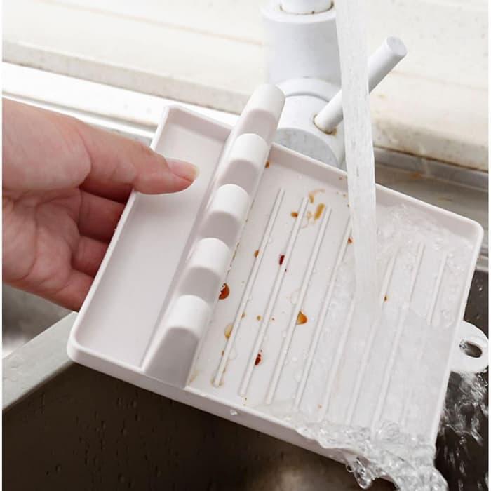 Gambar HOLDER SPATULA RAK SUTIL DAN TUTUP PANCI SILIKON - Putih dari NEW HOUSE of BAMBOE undefined Tokopedia
