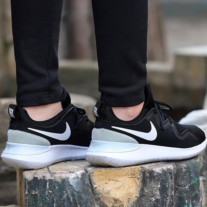 Jual Sepatu Sneaker Nike Tessen Black White Jakarta Selatan Vannstore Mk Tokopedia